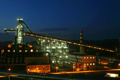 榆钢3200立方米高炉工程达到出铁条件